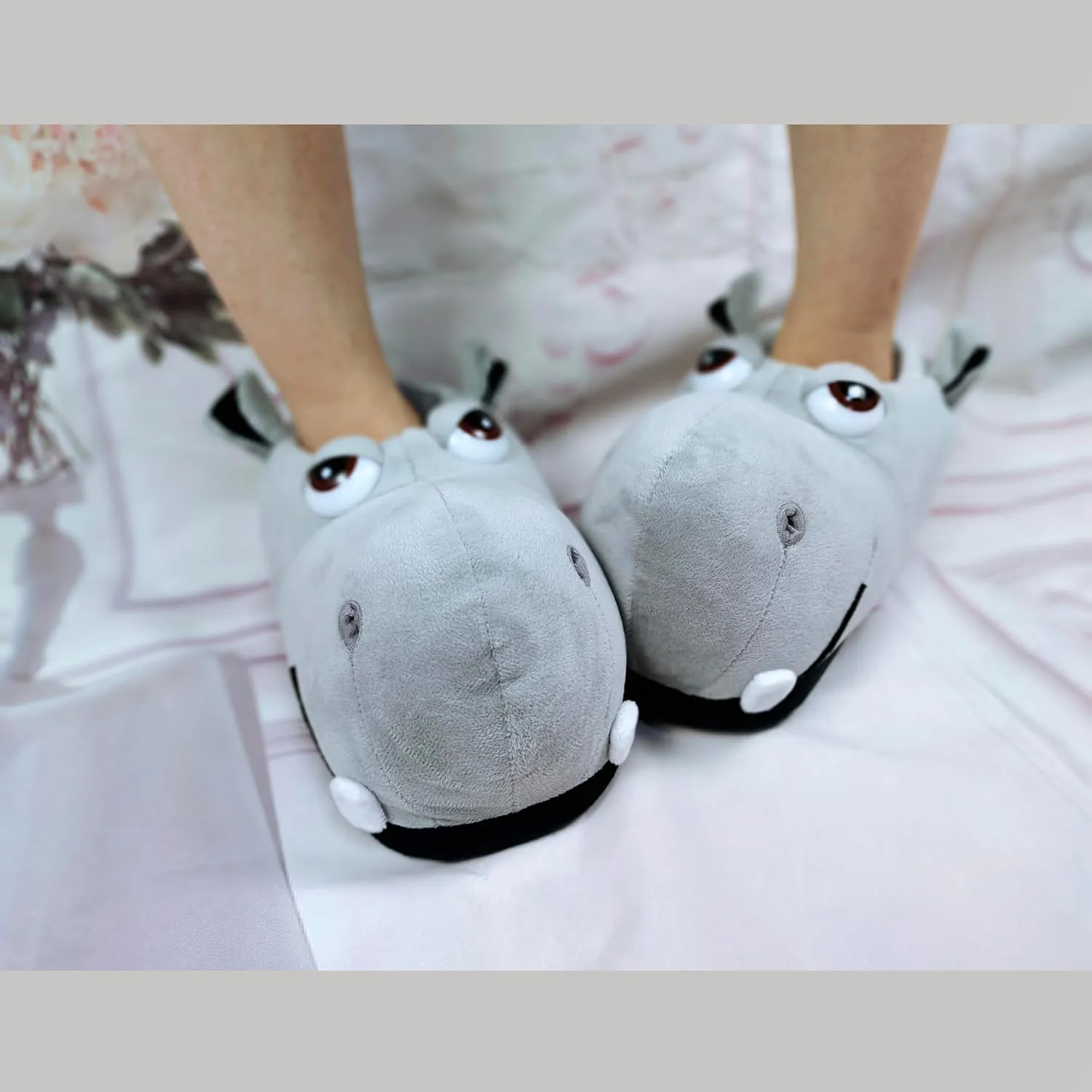 Adult warm hippo slippers, tiger, dinosaur, elephant, bee cotton slippers, animal slipper