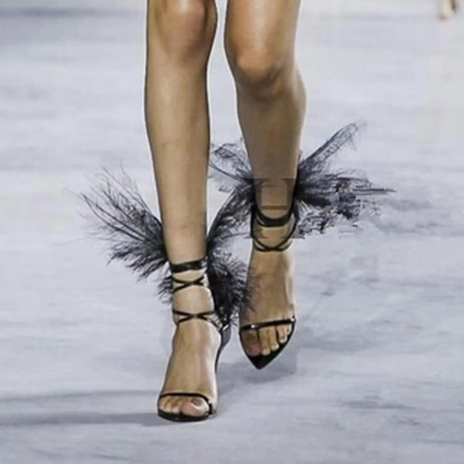Black Feather Sandals for Women Ostrich Hair Decor Thin High Heels Dance Shoes Ladies Fur Sandals T Show Party Shoes