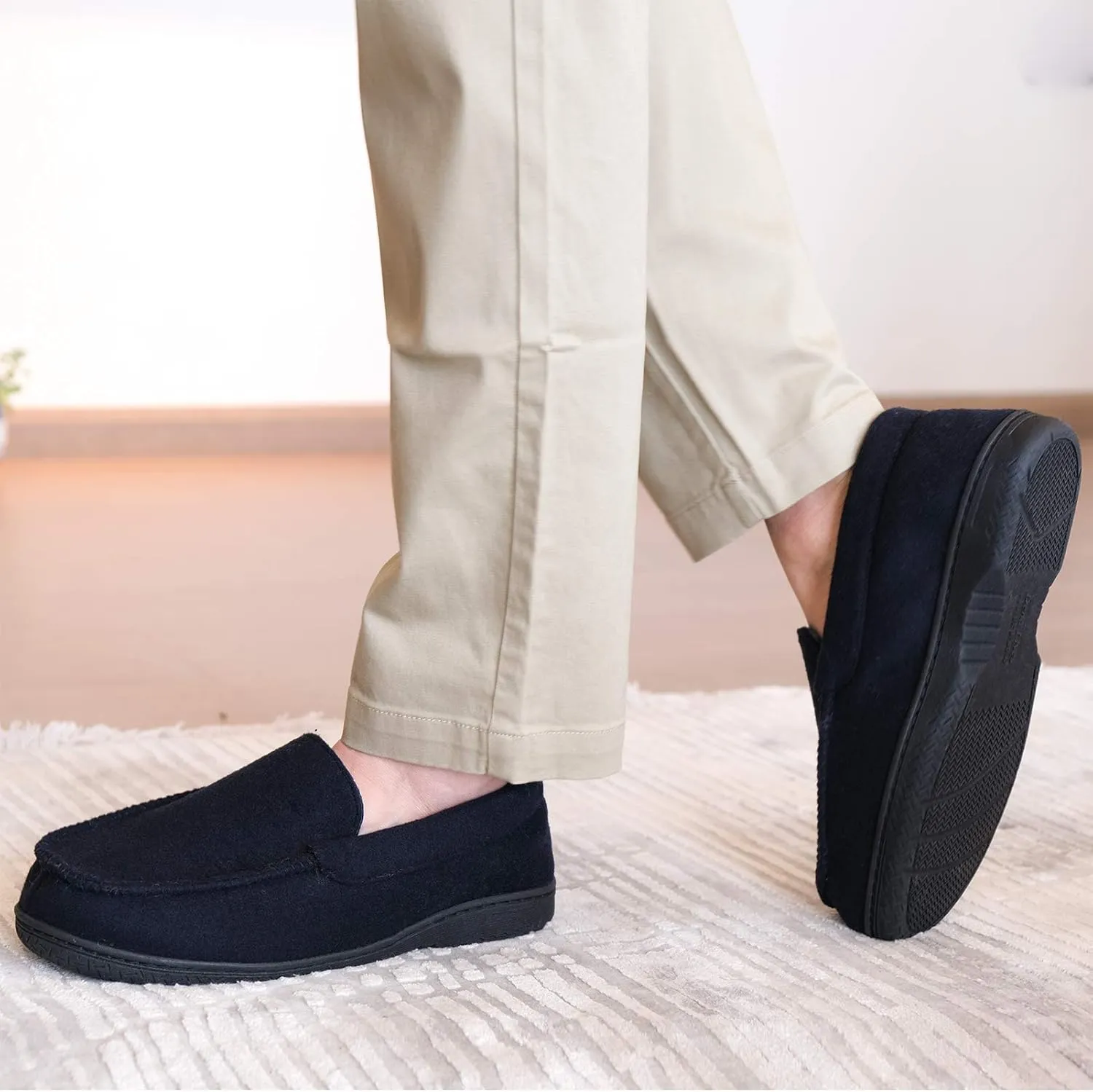 DL Men's Memory Foam Moccasin Slippers Breathable Moccasin Slippers Micro Wool House Shoes Anti-Slip Sole Indoor Outdoor