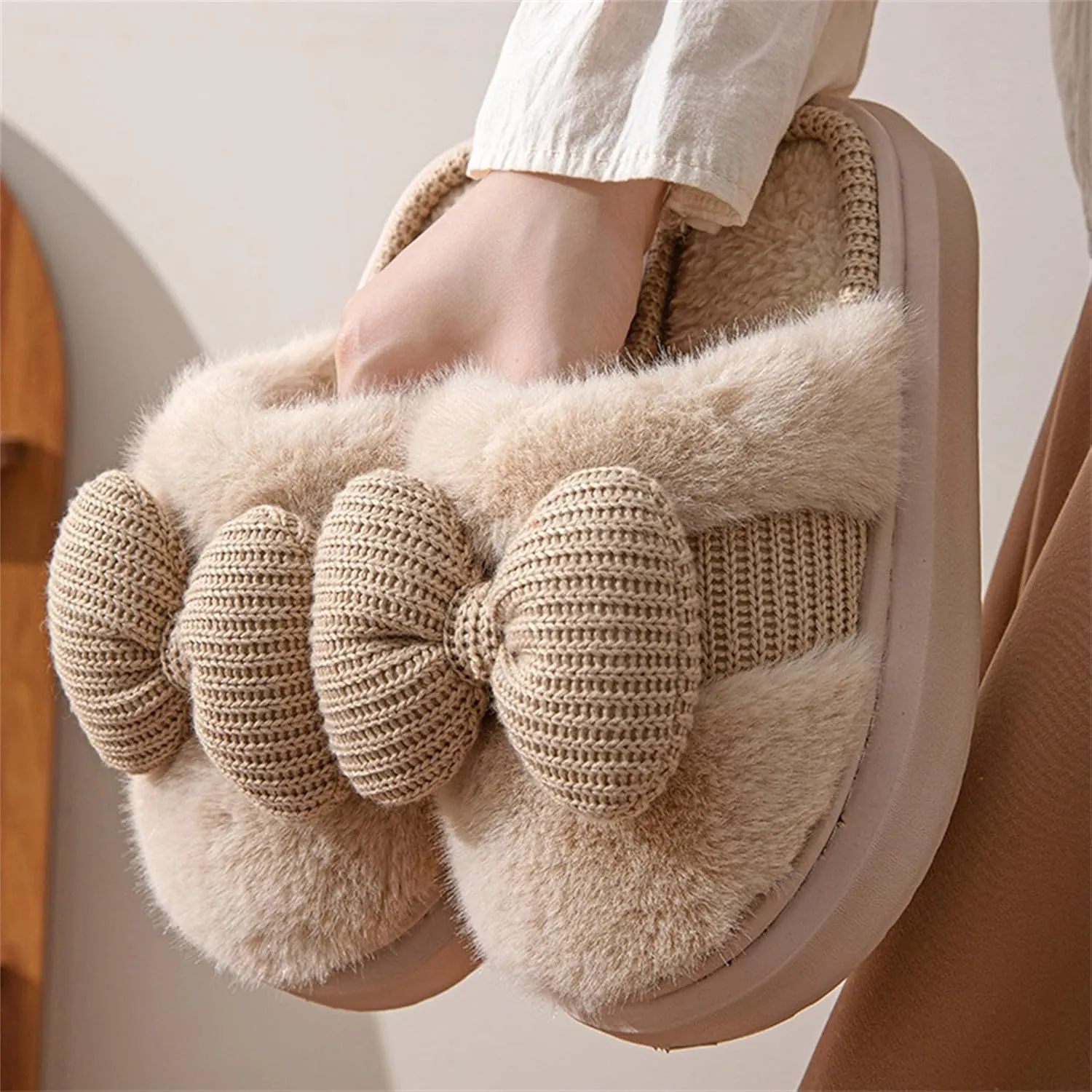 Indoor/Outdoor Slippers - Men's & Women's Cute Knitted Butterfly Plush Bow Design Slippers