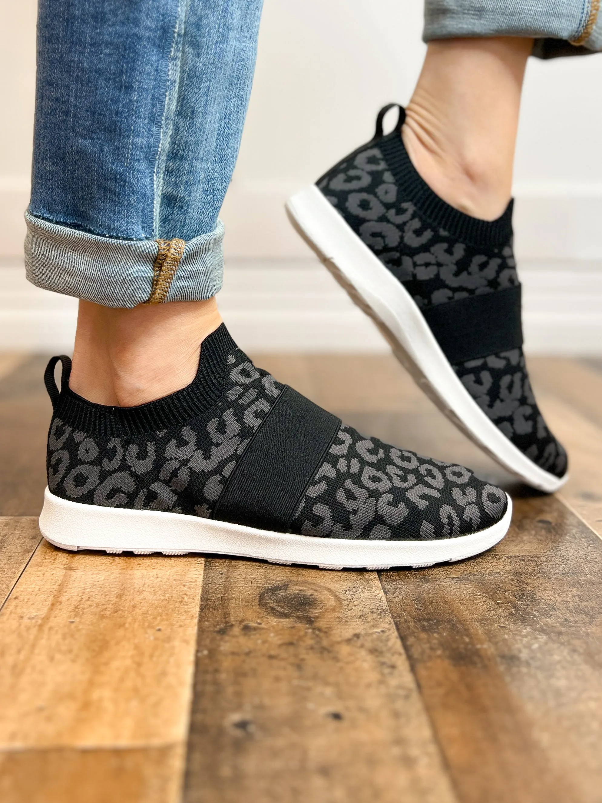 Jia - Lifestyle Summer Sneaker in Black