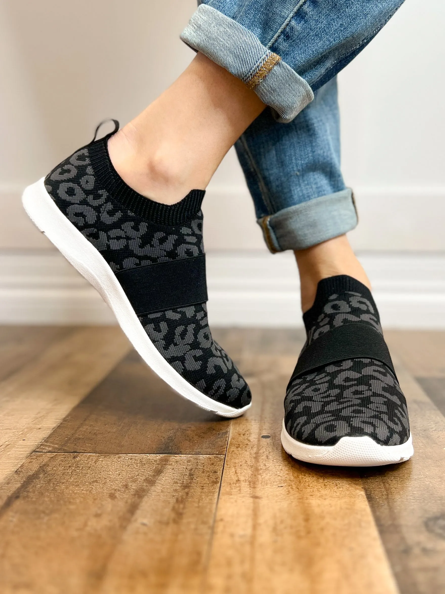 Jia - Lifestyle Summer Sneaker in Black