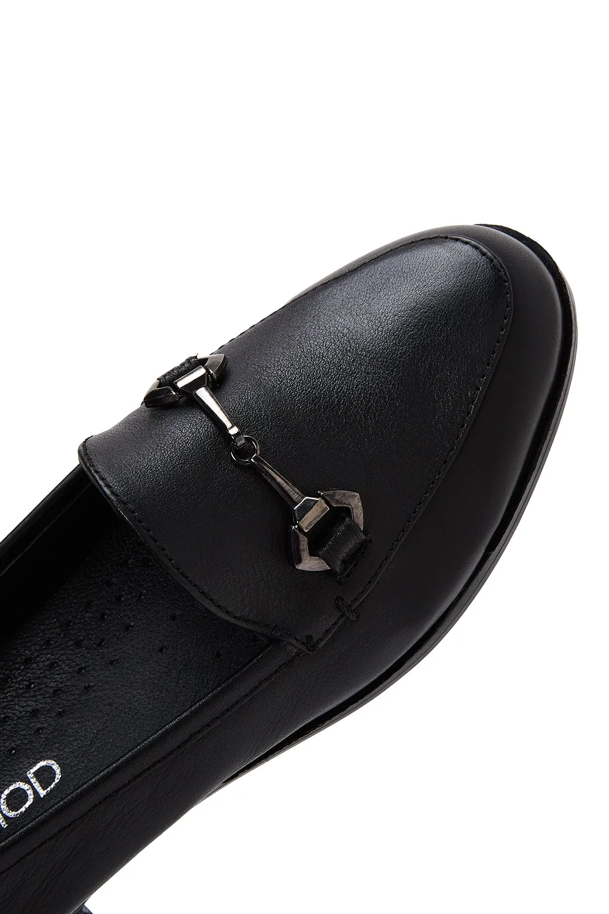 Kadın Siyah Deri Tokalı Klasik Loafer