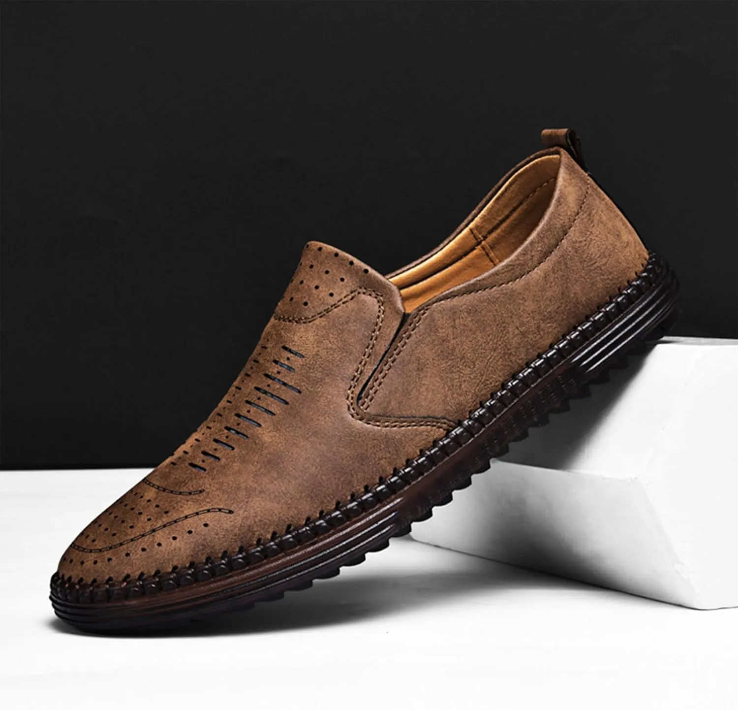 Men's Hand-Sewn Leather Flat Loafers Comfortable Cowhide Soles Non-Slip Slip-On Walking Shoes Summer Breathable Driving Shoes