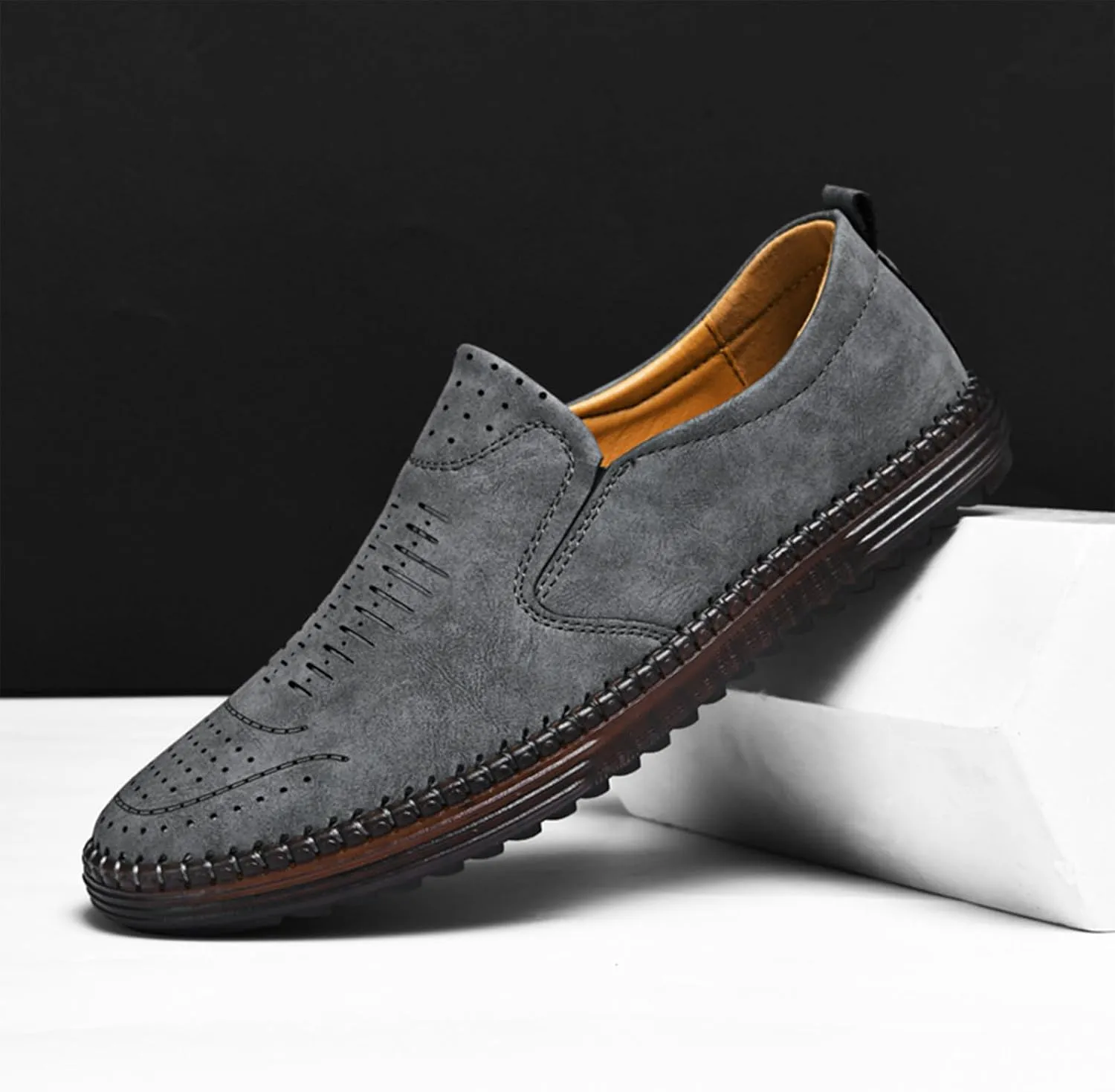 Men's Hand-Sewn Leather Flat Loafers Comfortable Cowhide Soles Non-Slip Slip-On Walking Shoes Summer Breathable Driving Shoes