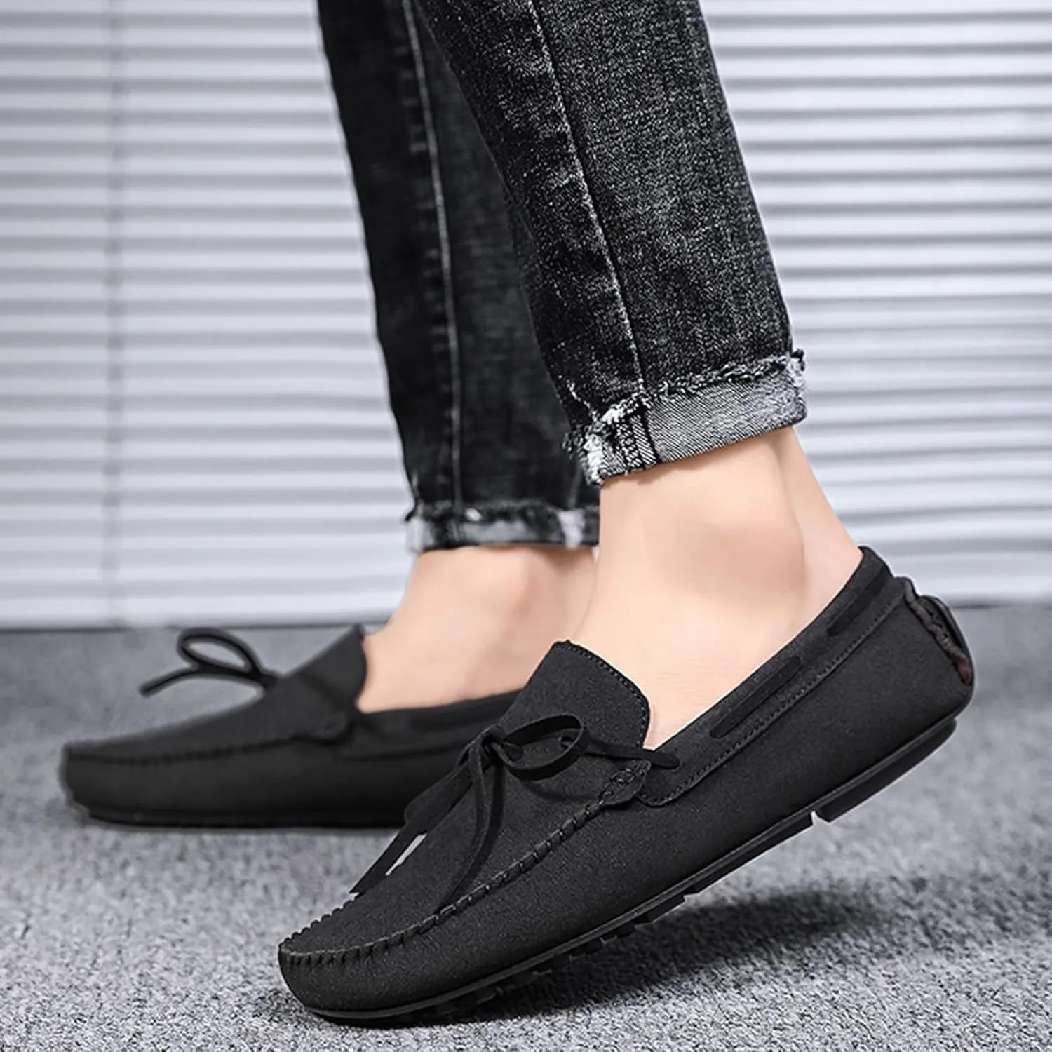 Men's Suede Leather Bow Tie Flat Loafers Classic Round Toe Non-Slip Soft Sole Driving Slip-On Business Moccasins Boat Shoes