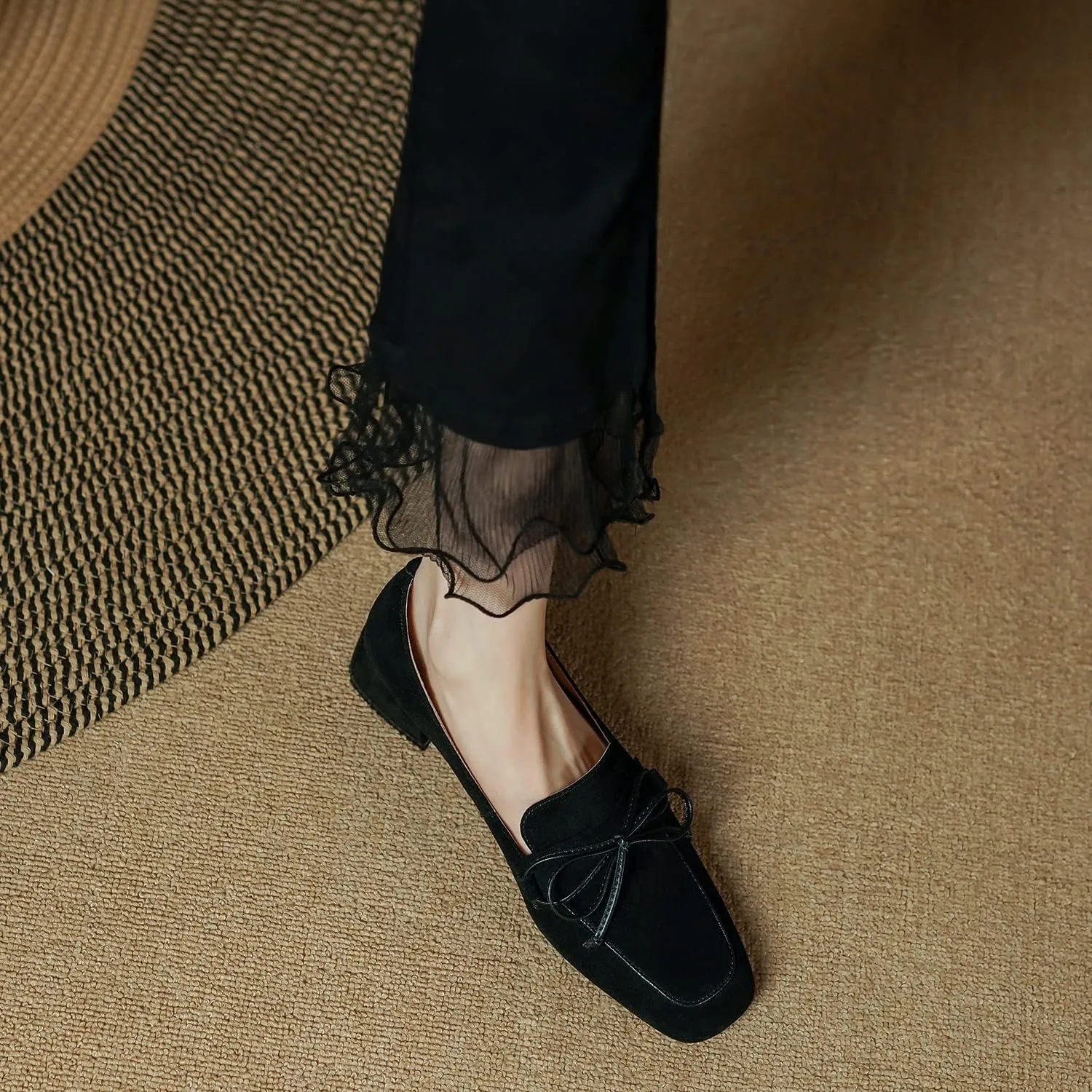 MOOMMO Women Chunky Low Heel Loafers Bow Suede Slip On Closed Square Toe Loafer Shoes Oxfords Comfy 1 Inch Block Heels Dress Shoes Pumps Office Work Pumps Vintage Retro Comfy 4-11 M US