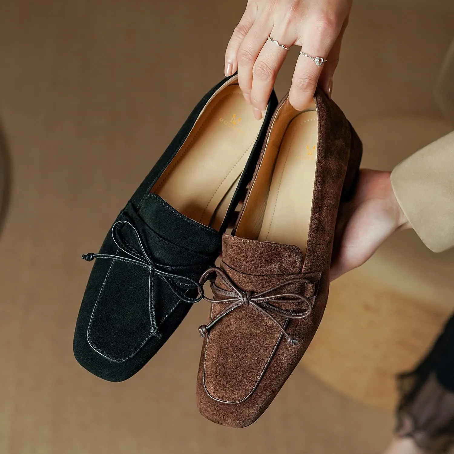 MOOMMO Women Chunky Low Heel Loafers Bow Suede Slip On Closed Square Toe Loafer Shoes Oxfords Comfy 1 Inch Block Heels Dress Shoes Pumps Office Work Pumps Vintage Retro Comfy 4-11 M US