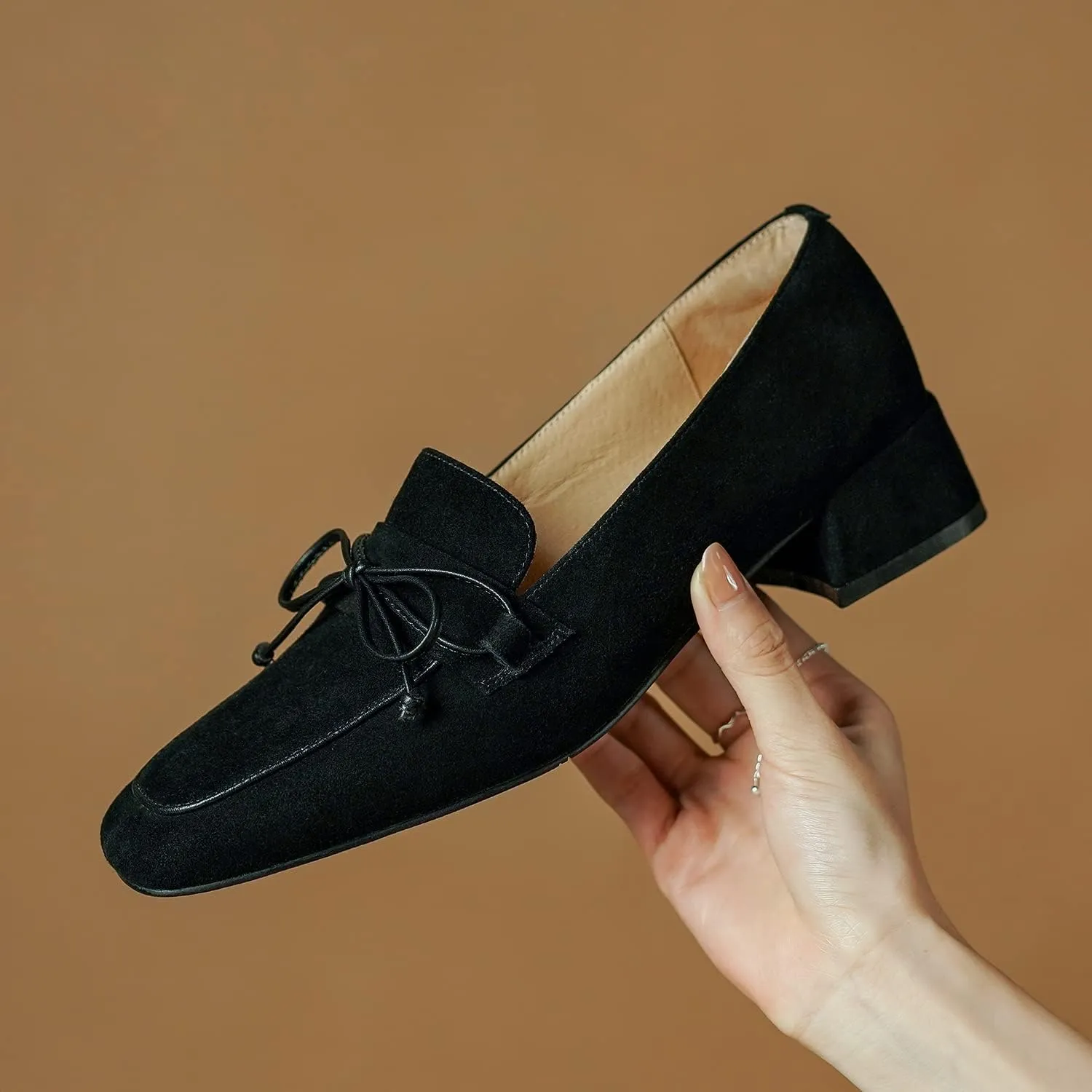 MOOMMO Women Chunky Low Heel Loafers Bow Suede Slip On Closed Square Toe Loafer Shoes Oxfords Comfy 1 Inch Block Heels Dress Shoes Pumps Office Work Pumps Vintage Retro Comfy 4-11 M US