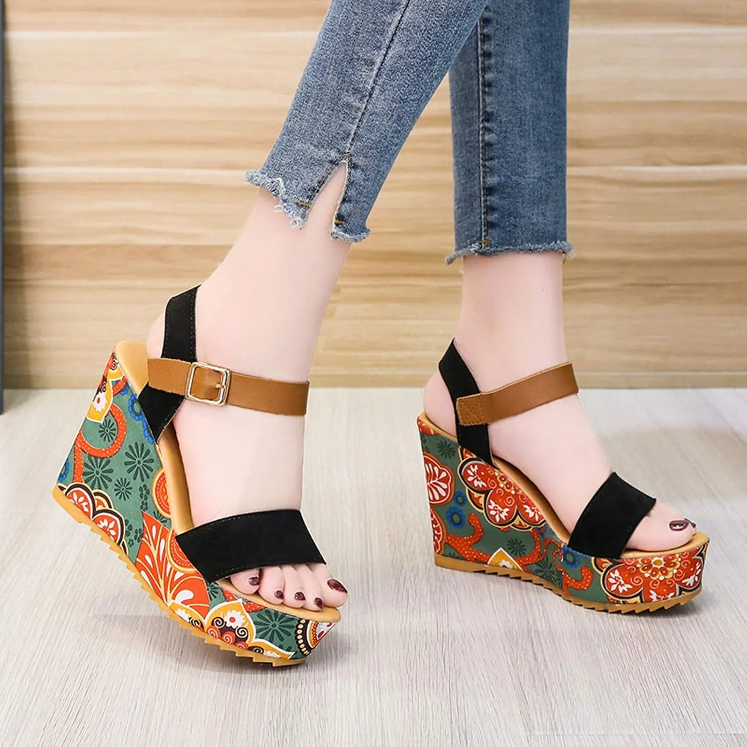 oiangi Womens Flower Print Wedge Sandals Summer Fashion Casual Ankle Straps Buckle Open Toe Chunky Platform Sandals Comfortable Breathable Ladies Shoes