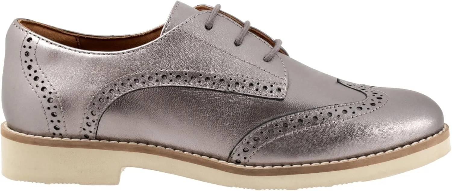 SoftWalk Women's Willet Oxford