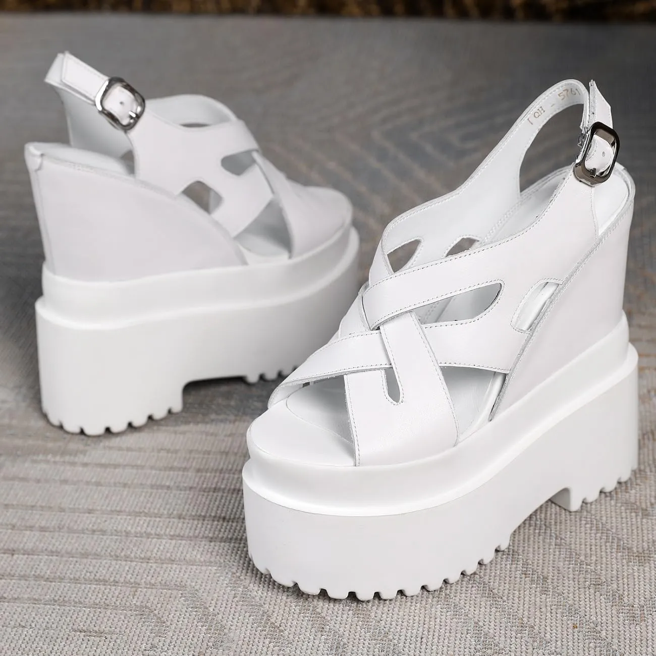 Summer New Retro Super High Wedges Heels Platform Peep Toe Cross-tied Buckle Strap Genuine Leather Women Gladiator Sandals 240306