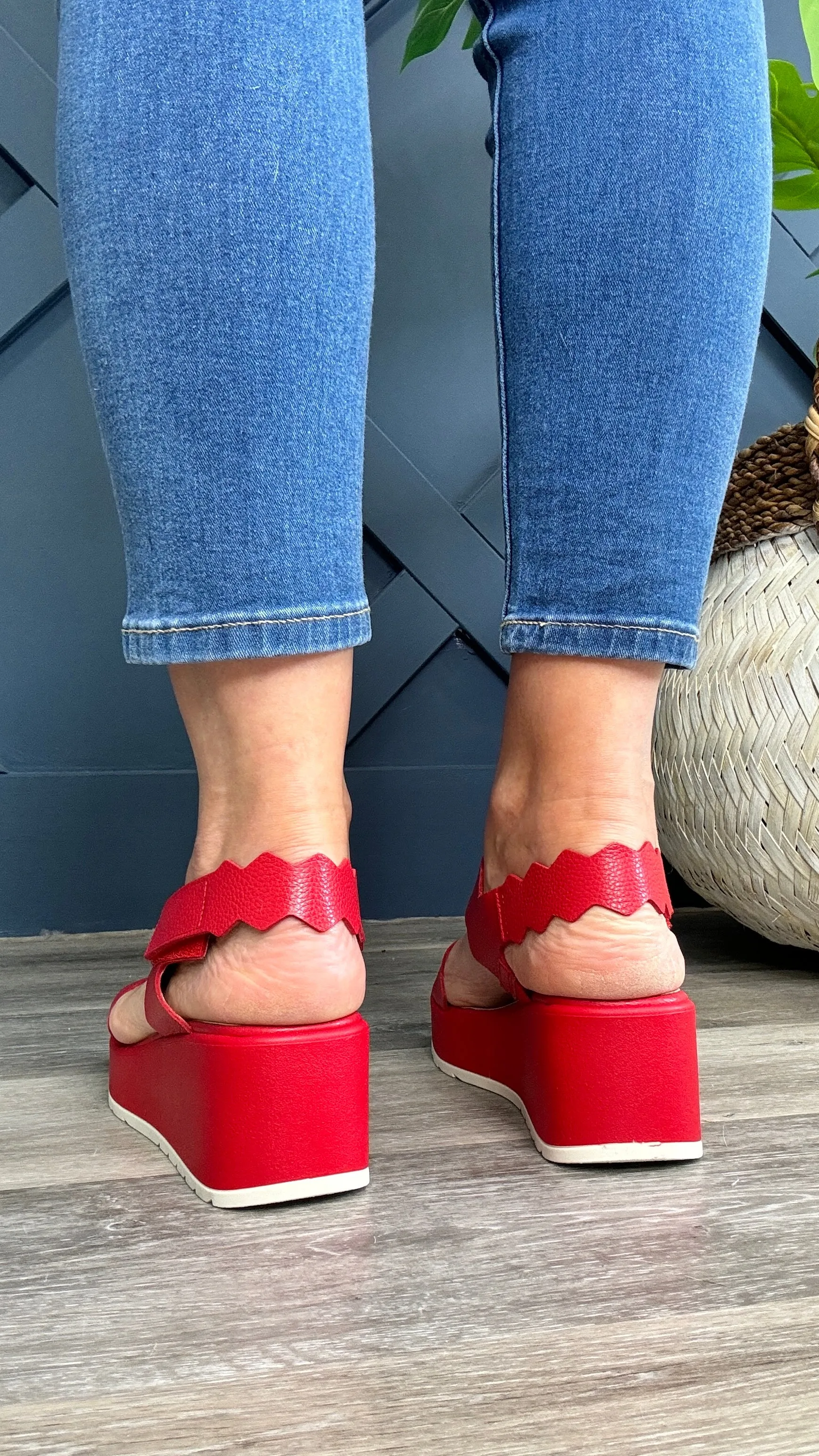 Tessa  Sandal