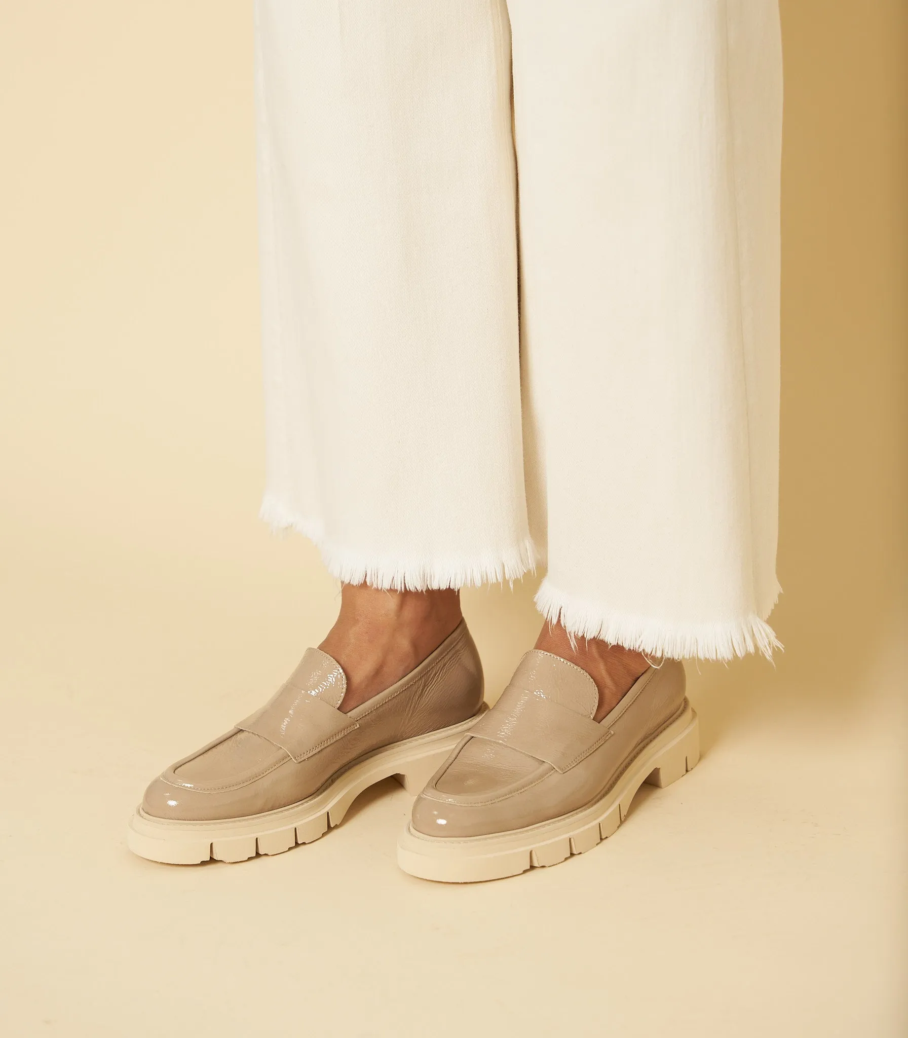 The Demi Naplak Taupe