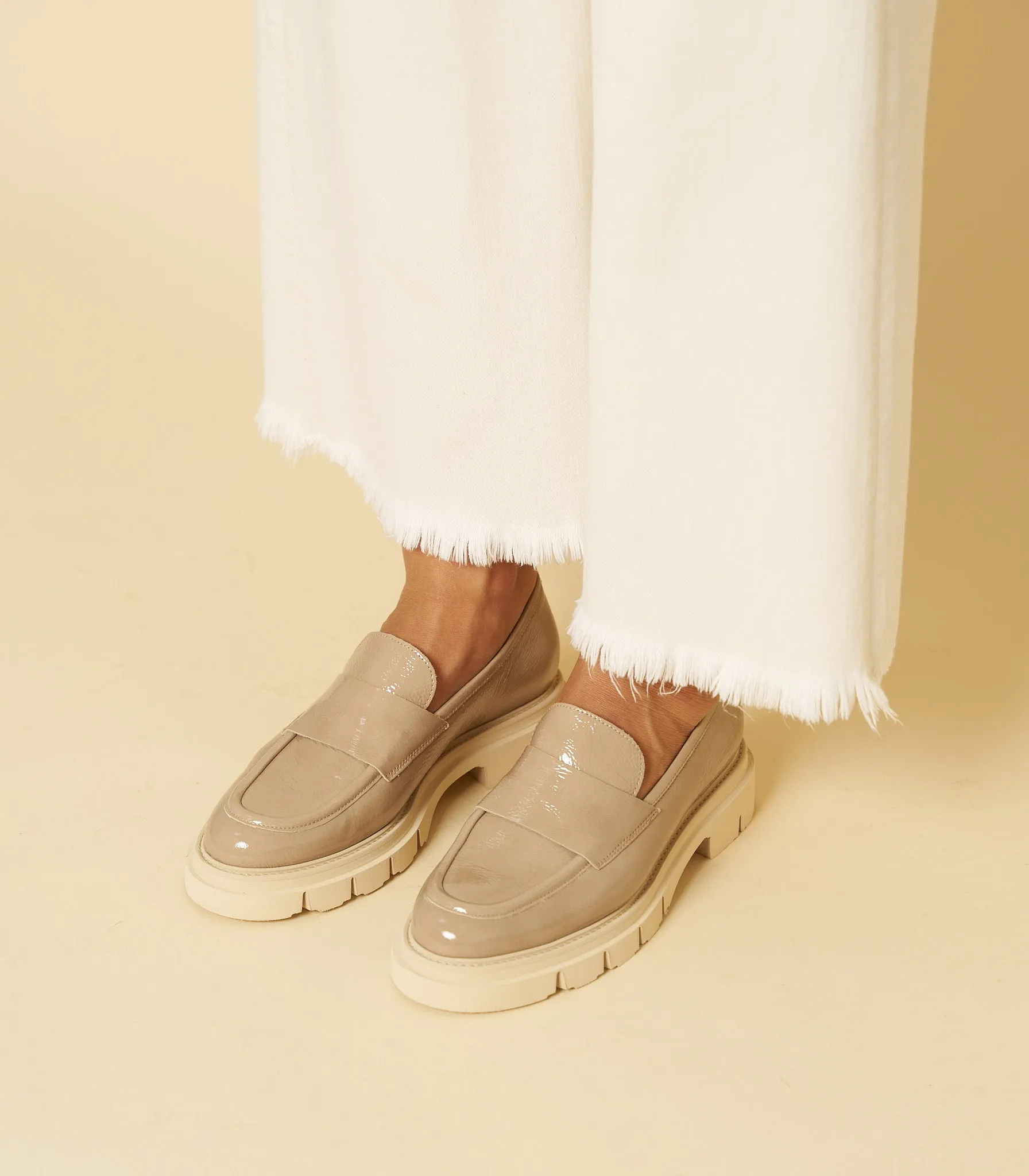 The Demi Naplak Taupe