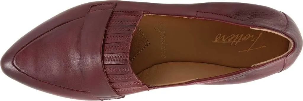 Trotters Women's Emotion Loafer Flat