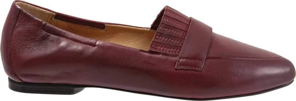 Trotters Women's Emotion Loafer Flat