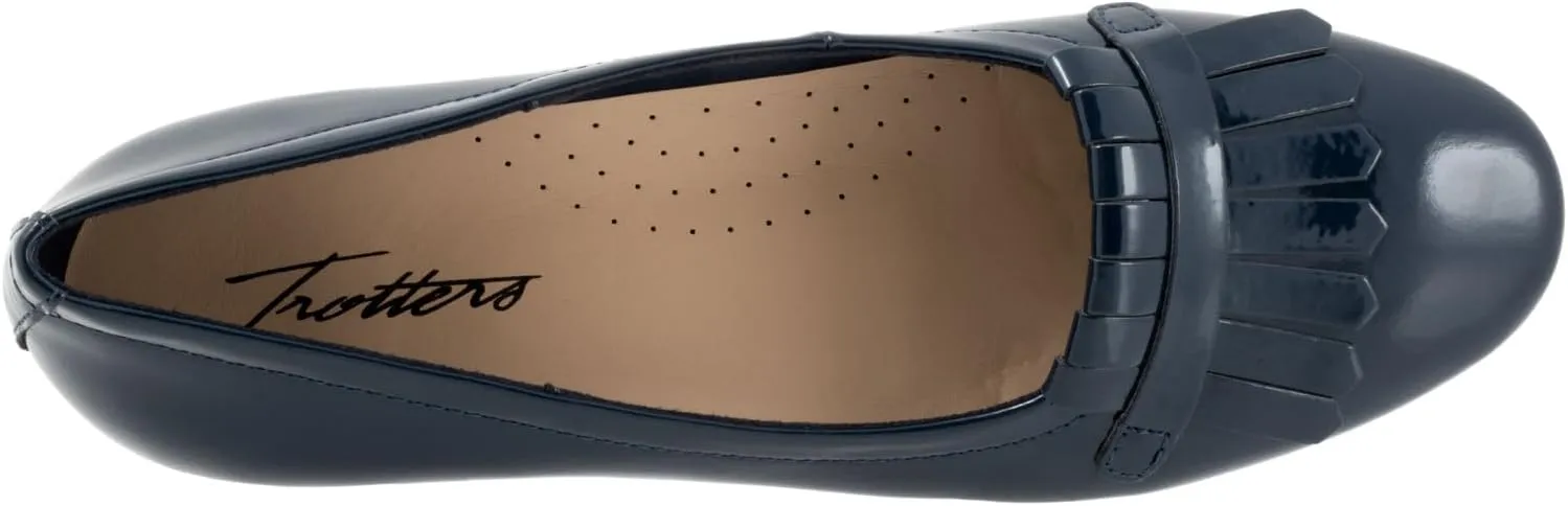 Trotters Women's Greyson Loafer