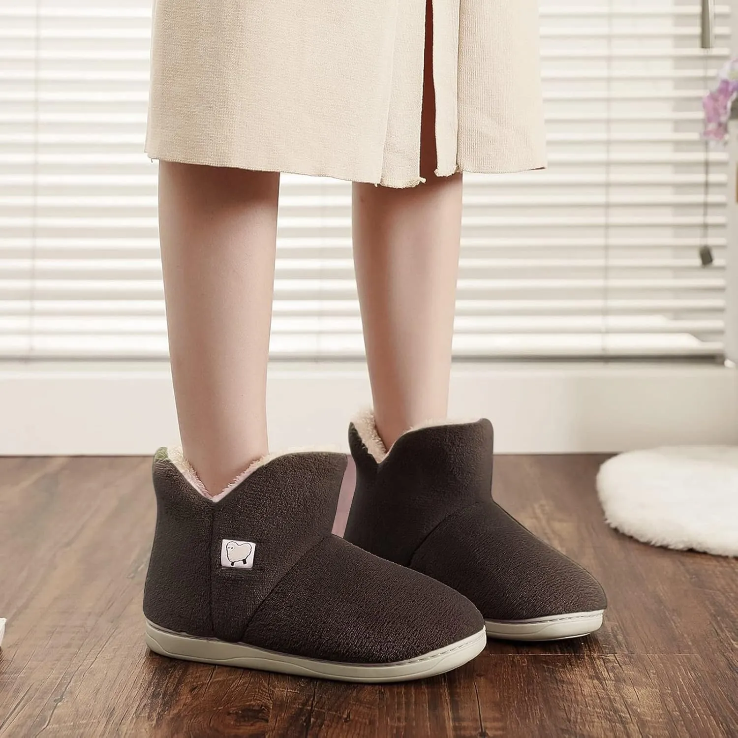 Unisex Winter Plush Slipper Boots Indoor Outdoor Warm Ankle Bootie for Mens Women Thermal Foot Warmer Shoes Cotton Fleece Lining Anti-Slip Sole Booties