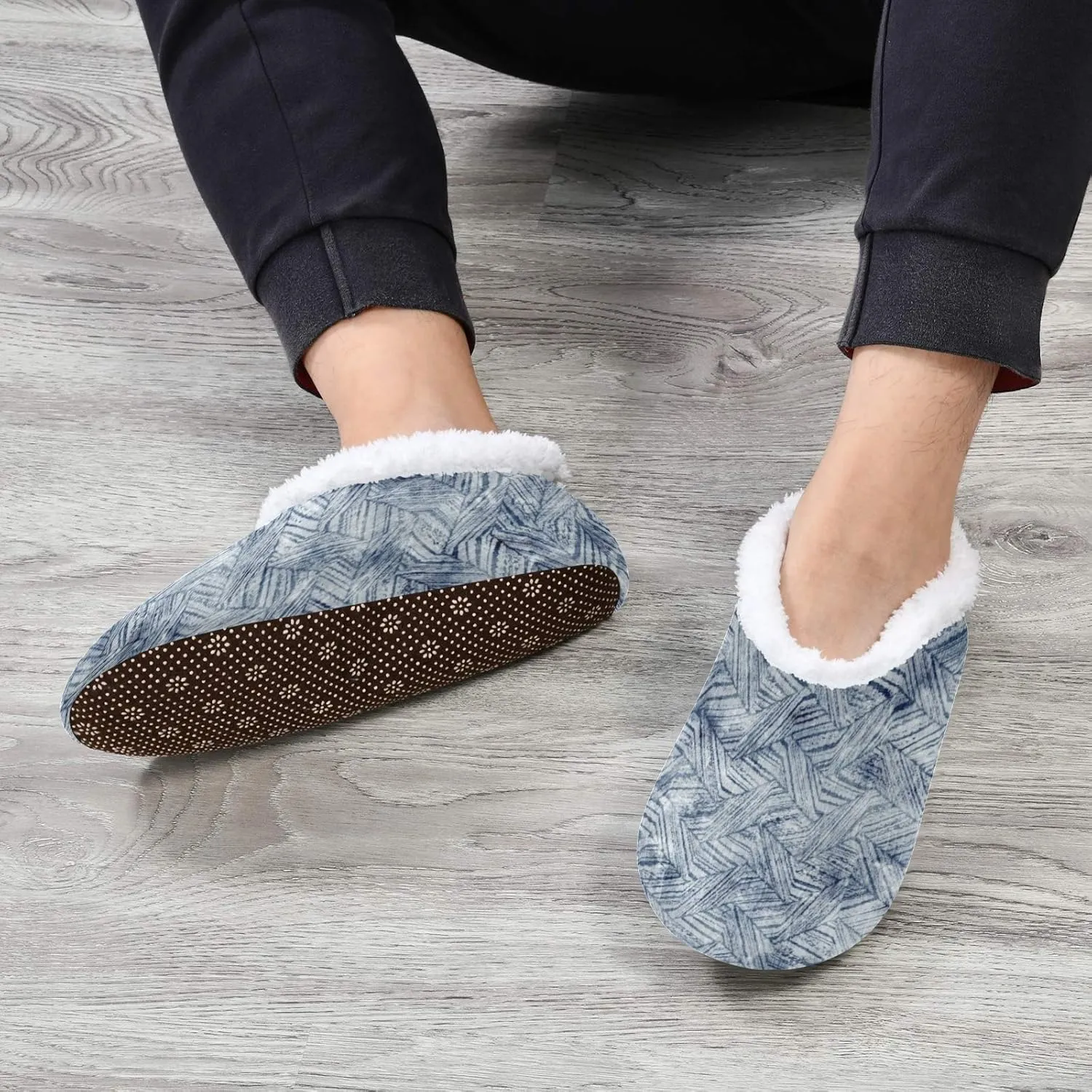 Winter House Slippers for Women/Men with Merry Christmas Element Cozy Fleece Slippers