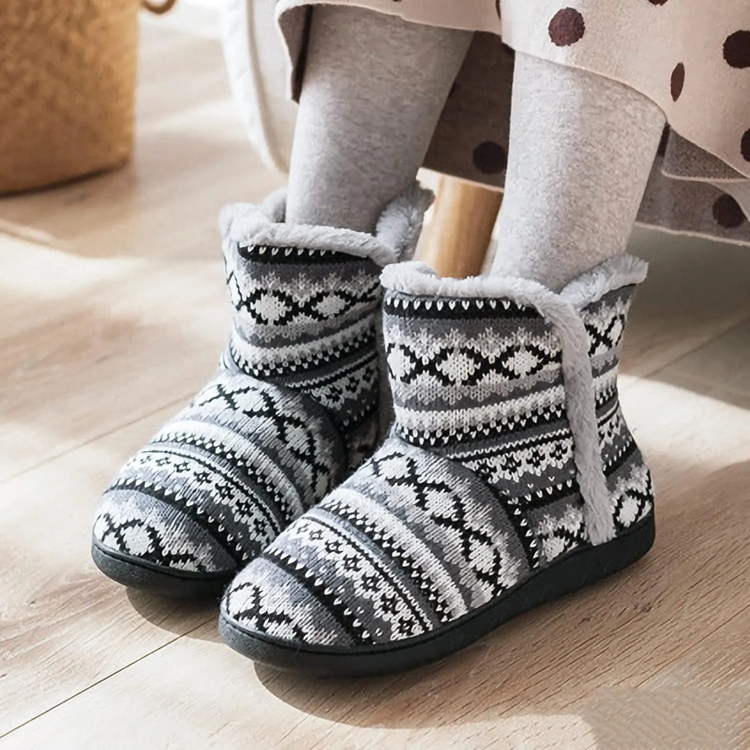 Winter Warm Ankle Slippers for Men Women, Indoor Outdoor Plush High Top Boots Knitted Anti-Slip Ankle Slippers