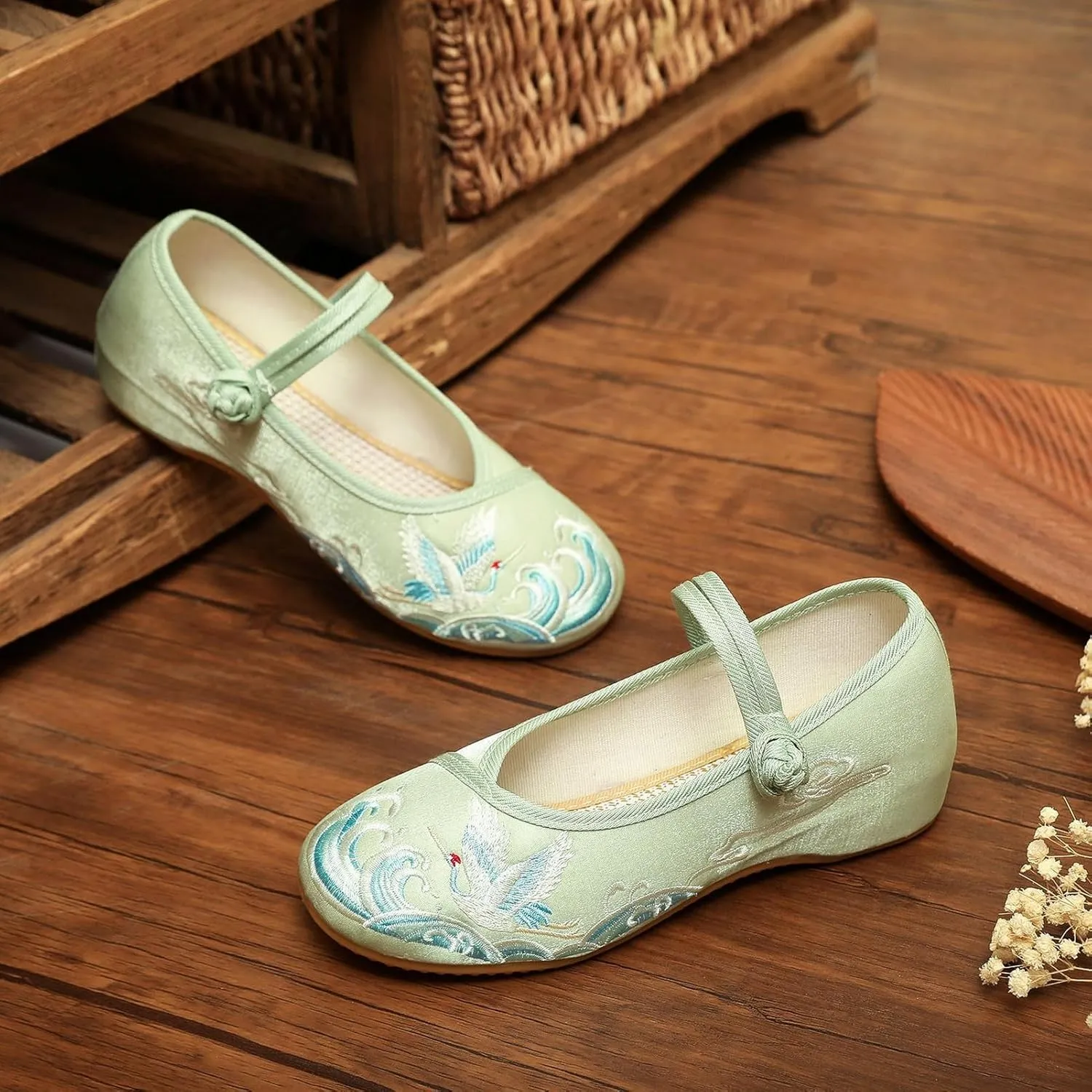 Women Chinese Embroidered Flower Shoes Casual Embroideried Loafer Mary Janes